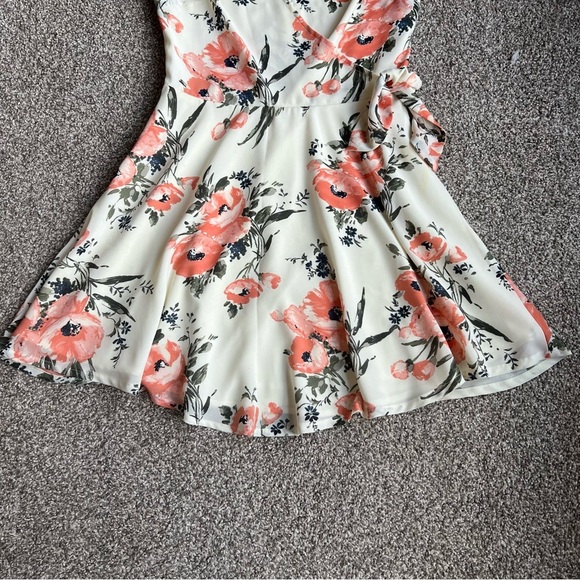 Abercrombie & Fitch White/Pink Floral Faux Wrap Mini Dress, Size Small - Picture 5 of 9